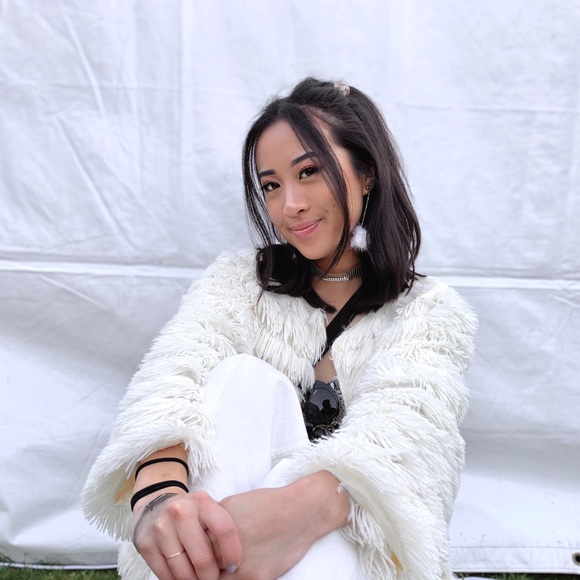 Meet your Posher, Marisa - Picture 1 of 1